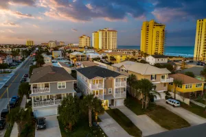 Image of Spacious 4 BR Beach Retreat - Blocks From Beach