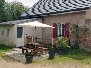 Image of Gîte champêtre à Saint-Léon : nature, randonnée, pêche, confort tout équipé, proche du PAL. - FR-1-489-518