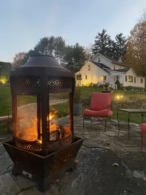 Image of Farmhouse apartment on beautiful grounds. 2 mi. to Candlewood Lake