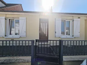 Image of Charming Townhouse with Garden, Near Downtown Châteauroux
