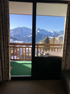 Image of 20m² south-facing studio with terrace 50 m from ski resort center