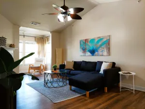 Image of Centrally located 2 Bedroom 1 Bath spacious condo