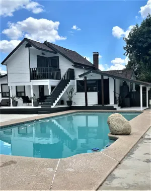 Image of House with pool. NOT a Party House.