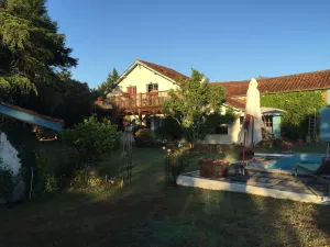 Image of Immaculate 6 plus Bed Villa with pool in Sarron