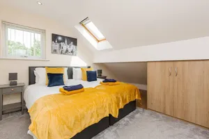 Image of Oxheys House - 5 Bedrooms Contractors Parking