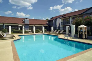 Image of Ideal Mix of Value, Comfort and Convenience! Free Parking, Pets Allowed, Pool