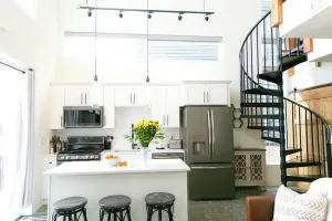 Image of LUX Modern Retreat: Hot tub, 10min to Skiing, Shopping, Restaurants, Cafes & Breweries