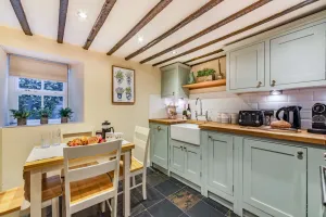 Image of Dog friendly holiday cottage in the Cotswolds with a tranquil garden - Blenheim Cottage