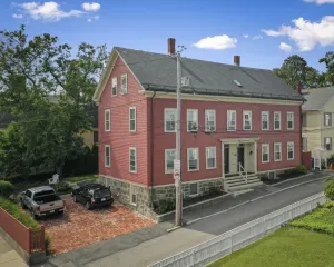 Image of Townhome #2 -3 Bed\/2 Bath Beautifully renovated modern apartment w\/Waterviews!