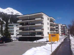 Image of Top location right next to the Jakobshorn cable car, ideal for sports enthusiasts and hikers
