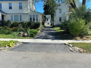 Image of Luxury Carriage House Apt - Walk @ Bike To Everything\n Historic South End of BTV