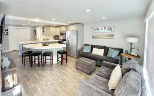 Image of Crescent Bar Getaway-Pool\/Beach\/River, Gorge Concerts, Wineries, Sunshine & Ski!