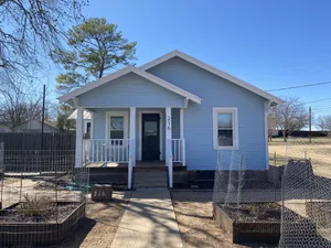 Image of Dog friendly NON SMOKING Cottage 1 block from Town Square