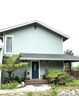 Image of Lush, cozy cottage with ocean views
