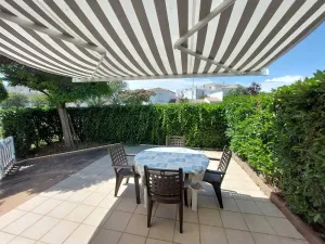 Image of Charmante maisonnette avec piscine, proche plage et centre-ville - Vaux-sur-Mer - FR-1-550-68