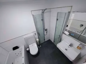 Image of 2 Rooms Kitchen Whirlpool Shower-Toilet 75\"SAT-TV Terrace Parking for 4+2 Guests