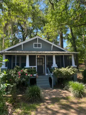 Image of Comfortable Home Close to Downtown, Midtown, and FSU