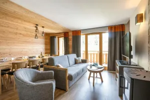 Image of 250m from shops, swimming pool, sauna, hammam, terrace, balcony, tv, ski locker, 34m², Risoul