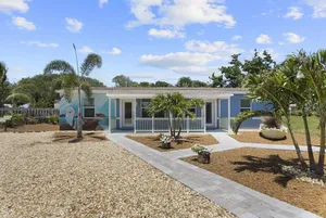 Image of 217 Dolphin | King Bed | BEACH | Walkable | Dog Friendly!