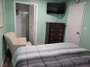 Image of Comfortable, Affordable Oasis for a Couple - Unit A