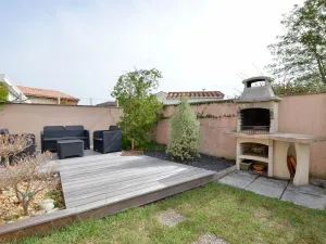 Image of Charming Villa with Garden, Near Beach and Shops, Sleeps 6