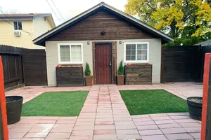 Image of Cheerful 1-Bedroom on the eastside downtown