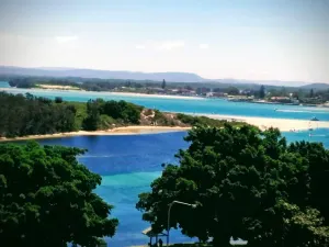 Image of Apartment with lake views, sleeps 6 \/in CBD, walk to beach\/ cafes\/ restaurants.