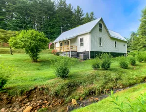 Image of Experience May in the Mountains – Book Your Getaway Now at Mountain Jewel