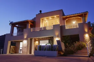 Image of Panoramic Views, Hot Tub, Large Decks, Near Trails