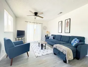 Image of Trendy Ivy 2-bedroom Apartment Near Dt Coalinga
