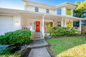 Image of Beautiful coastal escape on golf course w\/ enclosed yard & private gas grill