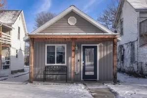 Image of Near Downtown*Garage*Parking*Modern