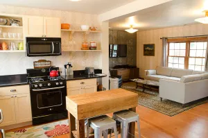 Image of A Handsome Newly Remodeled Vintage Inspired Apartment In Downtown Newberg, OR
