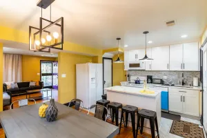Image of Luxury spacious charming DC row house + free parking
