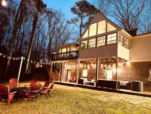 Image of Cozy and charming private home on an acre lot