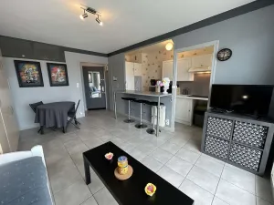 Image of Studio Cabine 4 Couchages avec Balcon et Parking - Saint-Jean-de-Monts - FR-1-224C-18