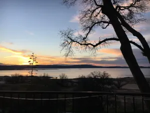 Image of Lake front getaway! Casita d’Amore