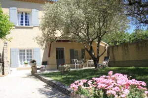 Image of Ground level furnished apartment in beautiful bloomed and planted property