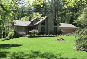 Image of Acorn Lodge Private Riverfront & Trails is an exclusive Retreat & Reunion venue.