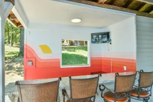 Image of 6 Bedrooms, Lakefront, Hot-Tub & Private Dock