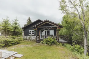 Image of Charming LAKE SUPERIOR Beach Cottage in Keweenaw, near Calumet. NORTHERN LIGHTS!