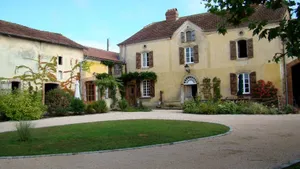 Image of Extremely spacious, Country Farmhouse with pool & summer kitchen, sleeps 13+