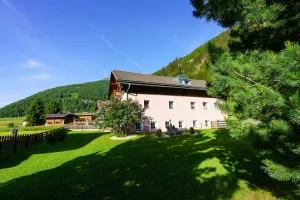 Image of Holiday home ideal for families & groups for 10 -12 people