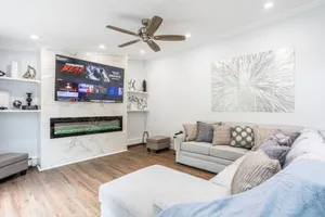 Image of Elegance at Huntington Spacious Family Apt Yard