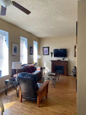 Image of Second Floor Apartment 1 block from Lafayette Park