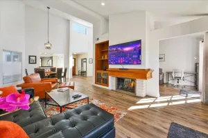 Image of Luxury Retreat in Quiet Neighborhood – Ideal for Extended Stays!