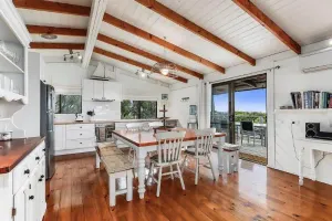 Image of LONGUSTINE - Pet Friendly