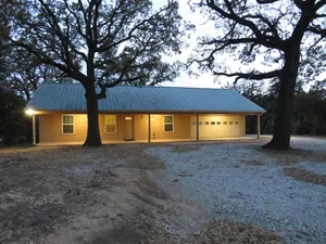 Image of Gorgeous 2 bed 2 bath house on 3 acres off Hwy 82