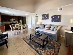 Image of Beautiful Townhome 0.2 Miles to Downtown AU! Sleeps 8!