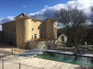Image of Chateau apartment for 4 people with shared pool